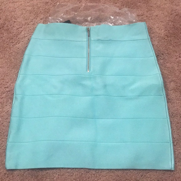 Mini skirt - Picture 2 of 3